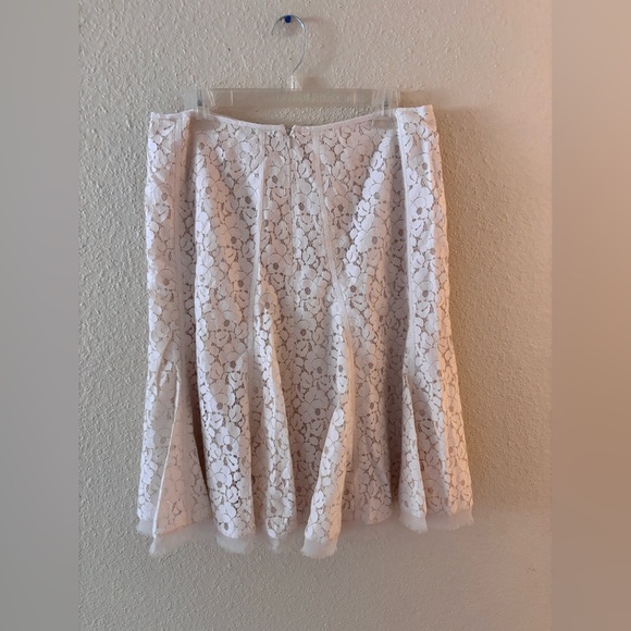 Tahari Lace Eyelet Knee Length Beige Cream Skirt 10 - Picture 7 of 10